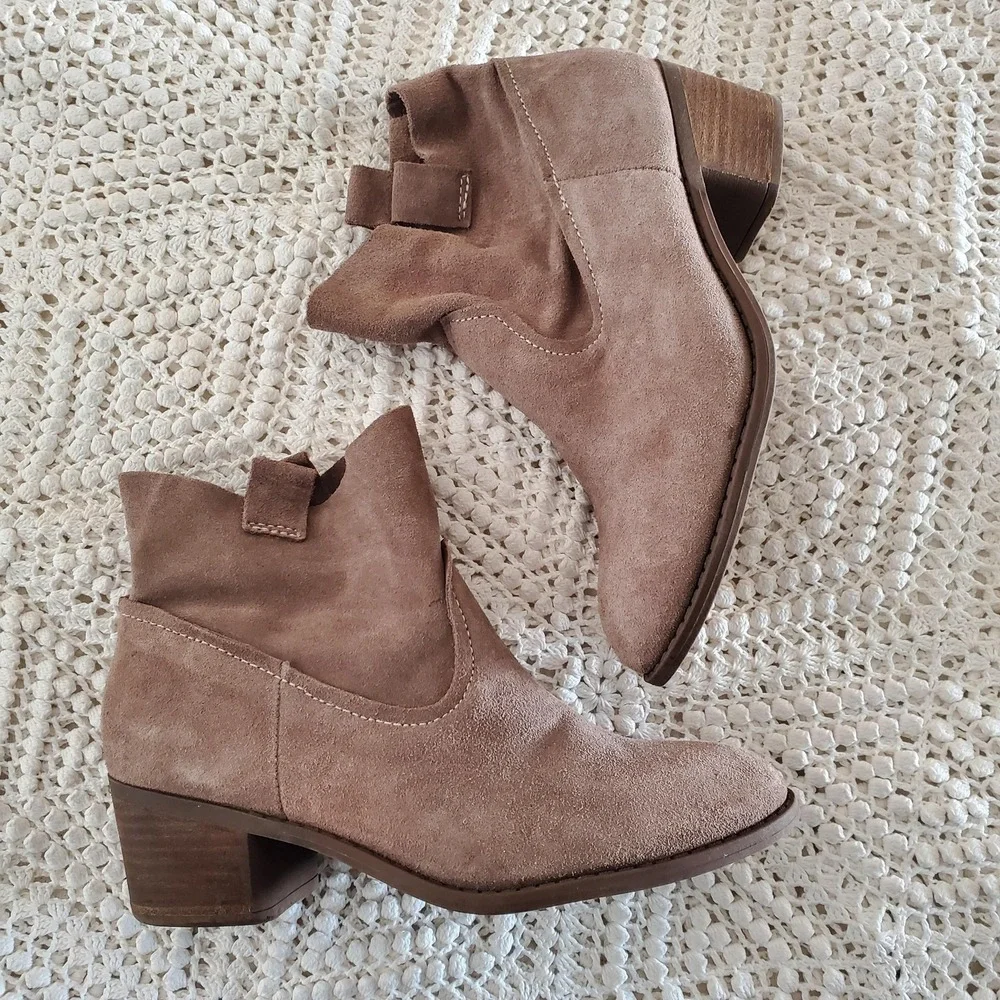Carlos by Carlos Santana Ankle Boots Womens Size 9.5 Suede Leighton‎ Taupe Brown